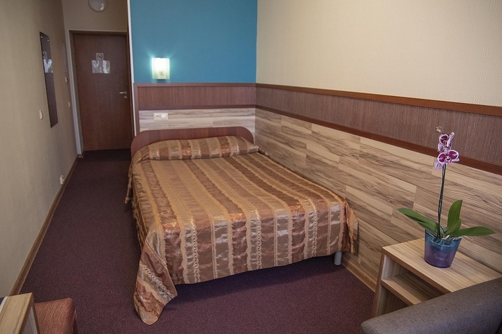 Room 4 of 36