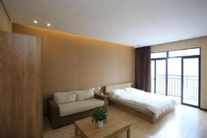 Room 4 of 6