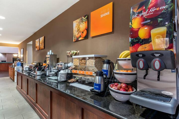 Breakfast area
