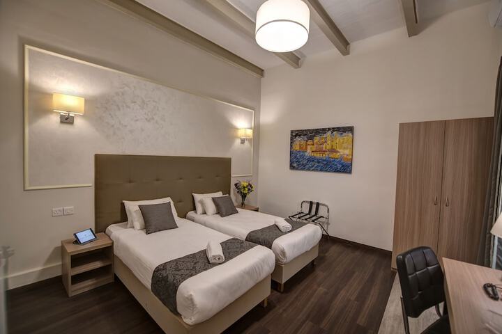 Room 15 of 41