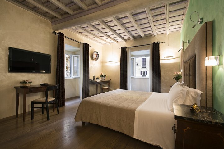 Room 44 of 123
