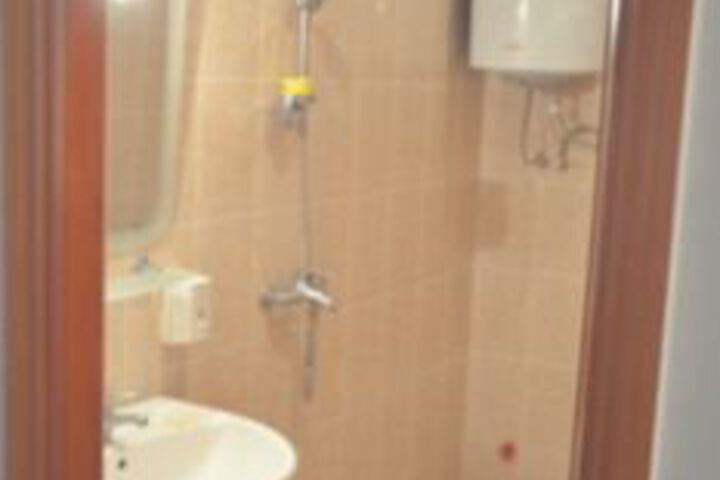 Room 2 of 43