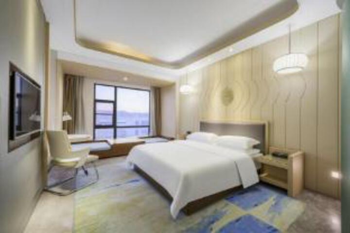 Room 12 of 13