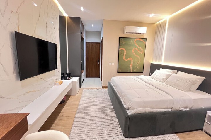 Room 26 of 61