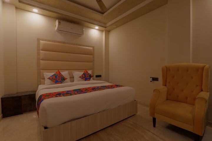 Room 25 of 38