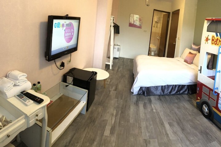 Room 28 of 48