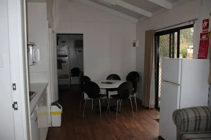 Room 9 of 18