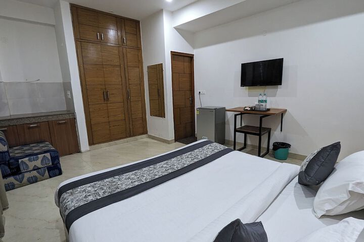 Room 7 of 10