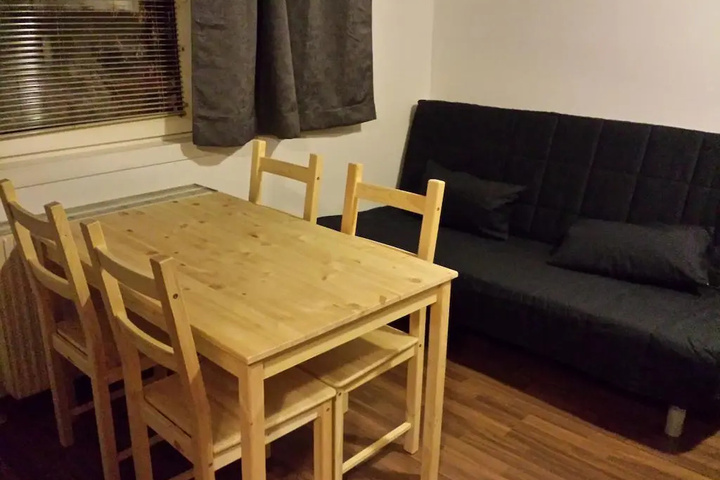 Room 3 of 8