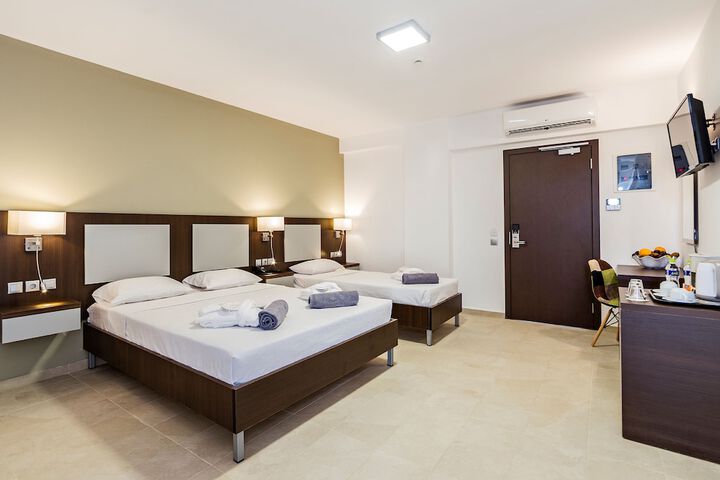 Room 12 of 115
