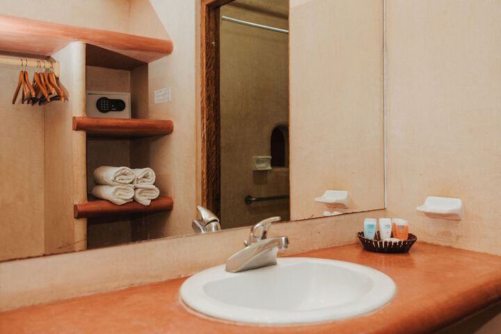 Room 18 of 48