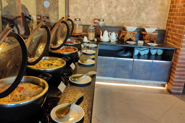 Breakfast/Coffee Service 33 of 47