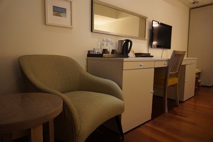 Room 26 of 40
