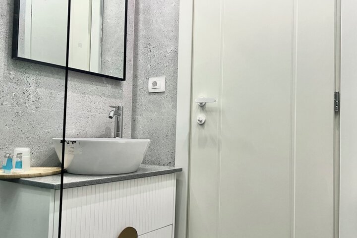 Room 21 of 26