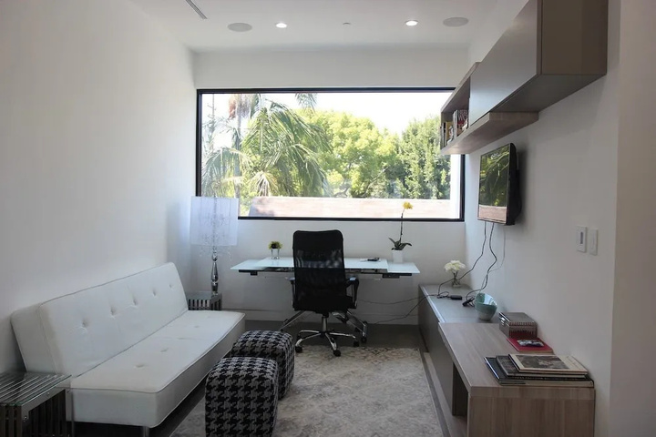 Room 4 of 19