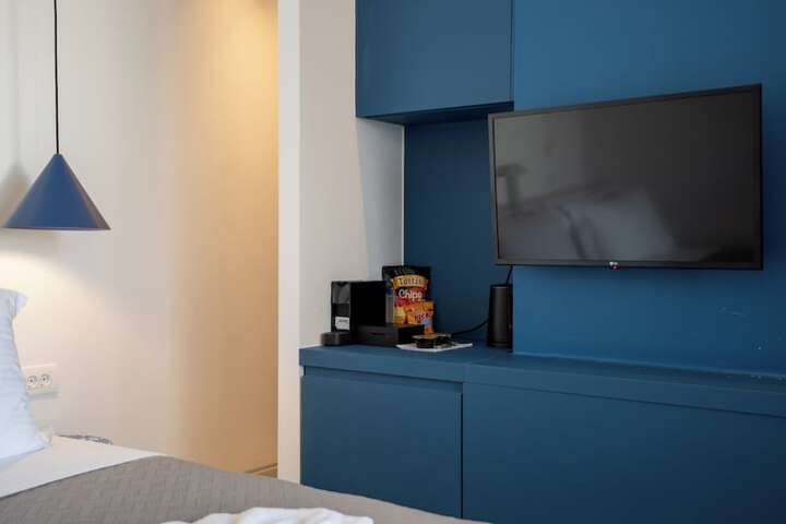 Room 44 of 171