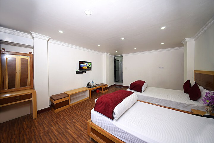 Room 10 of 20
