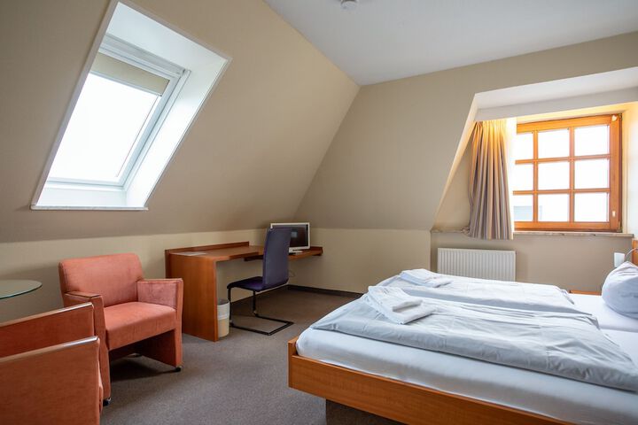Room 25 of 53