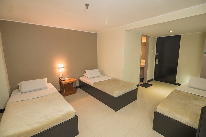 Room 10 of 44