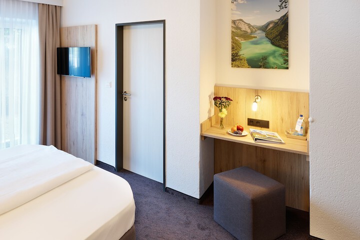 Room 12 of 40