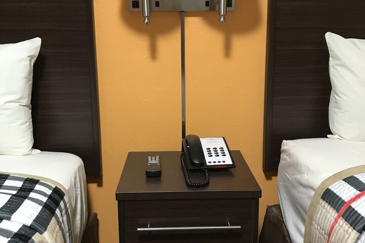 Room 9 of 39