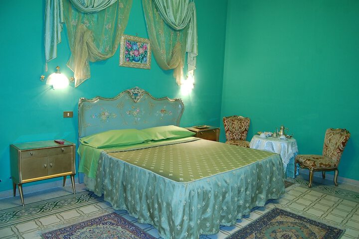 Room 8 of 29