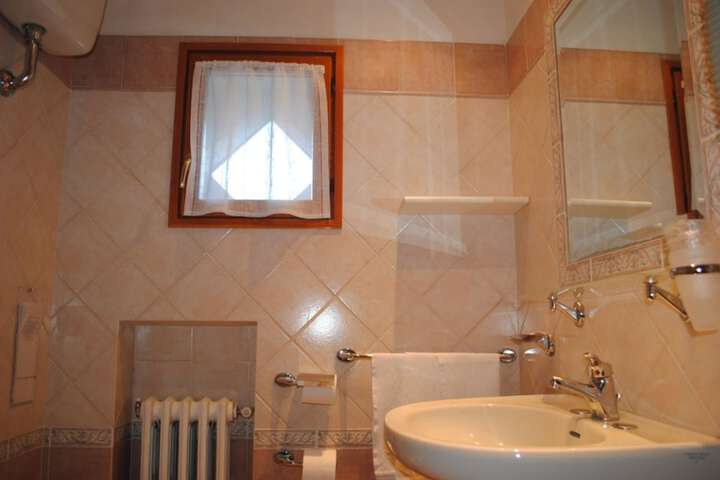 Room 14 of 26