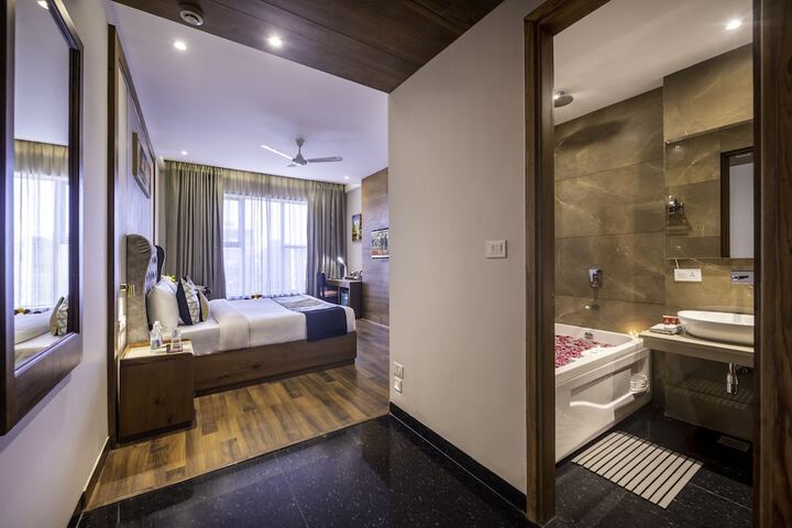 Room 4 of 26