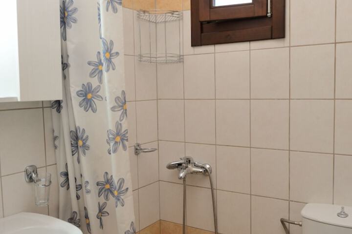 Room 28 of 69