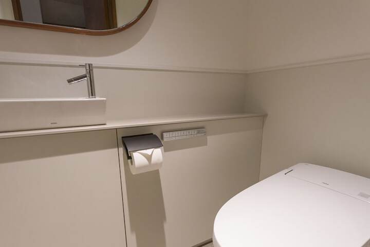 Room 52 of 111