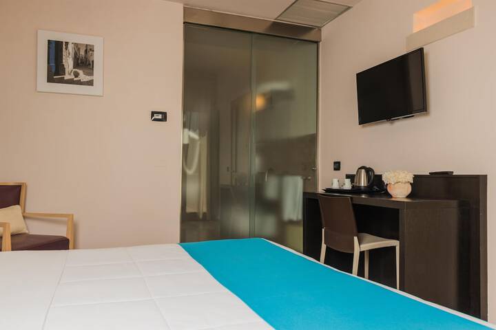 Room 35 of 81