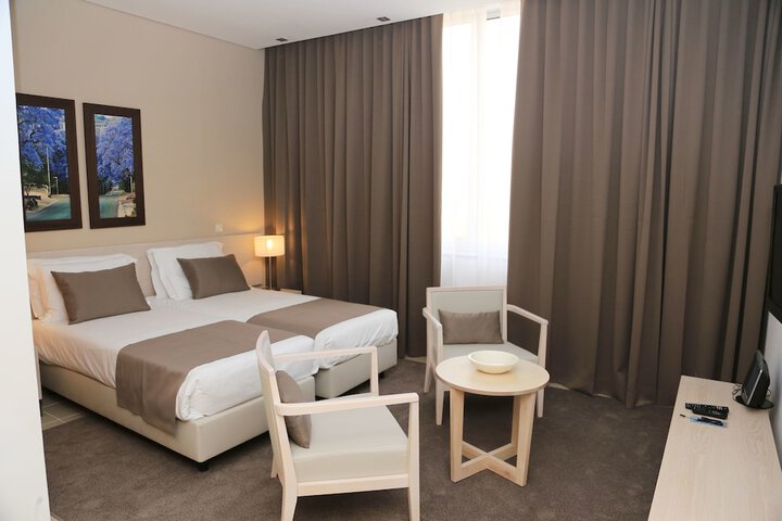 Room 6 of 35