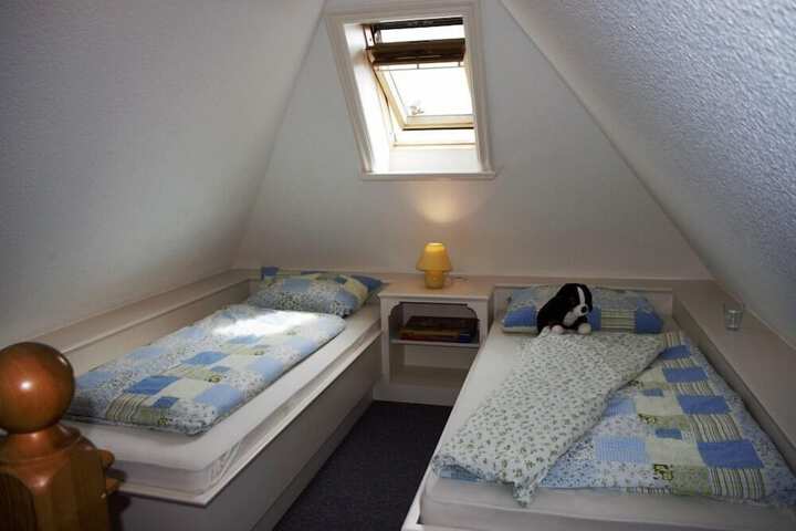 Room 6 of 30