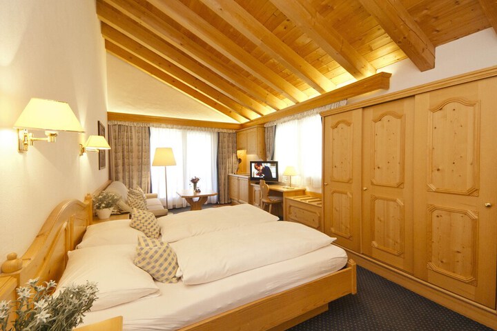 Room 42 of 57