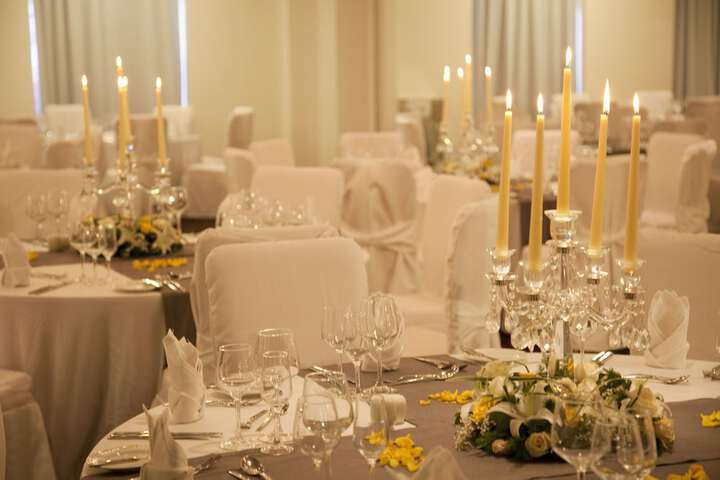 Ballroom/Hall 125 of 148