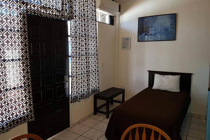 Room 9 of 39