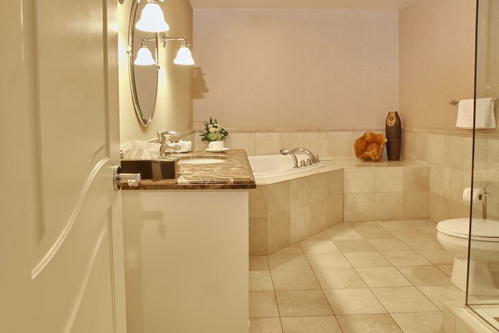 1 Queen Bed 2 Twin Beds 2 Bedroom Terrace Suite (11 of 27)