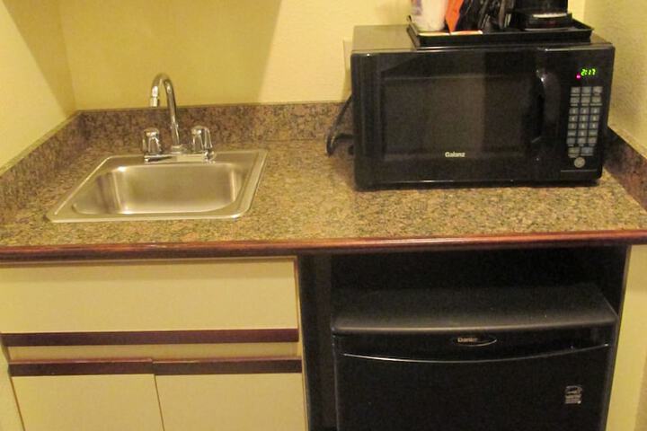 Room 16 of 28