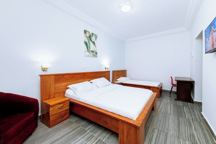 Room 6 of 39
