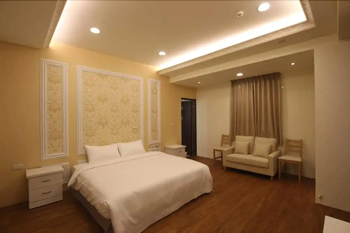 Room 2 of 9