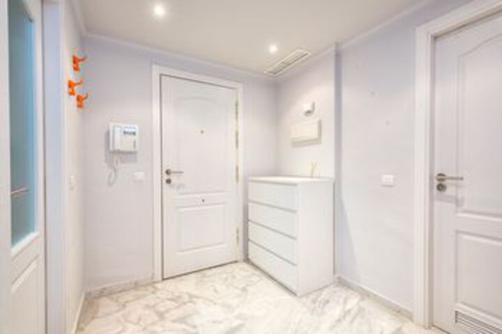 Room 8 of 23