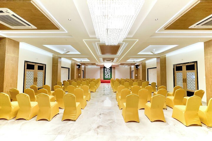 Business Center 44 of 49