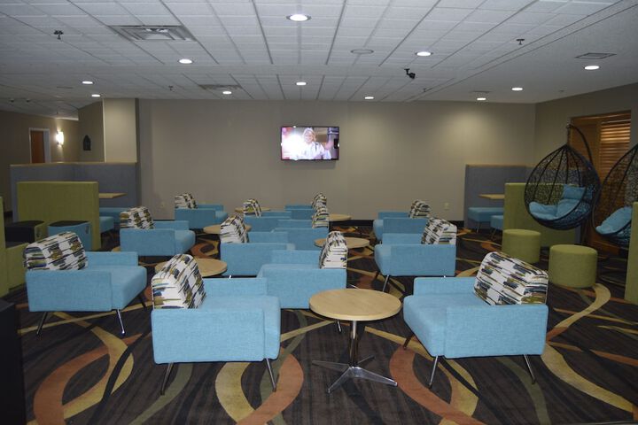 Lobby lounge