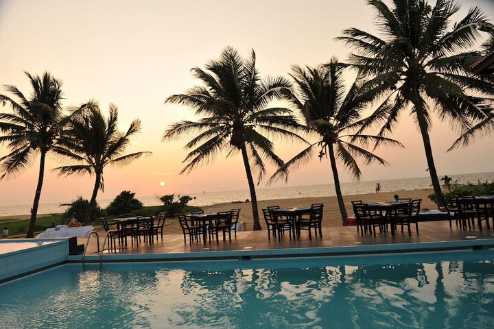 Pool Hotel