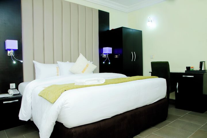 Room 9 of 22