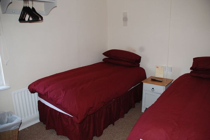 Room 8 of 18