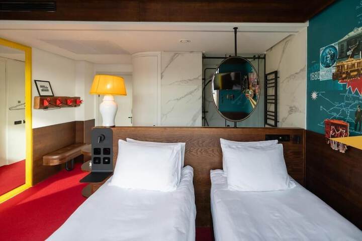 Room 5 of 21