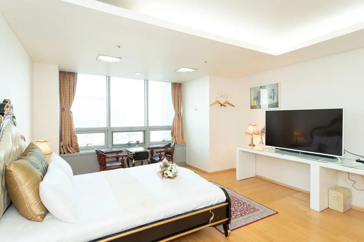 Room 7 of 15