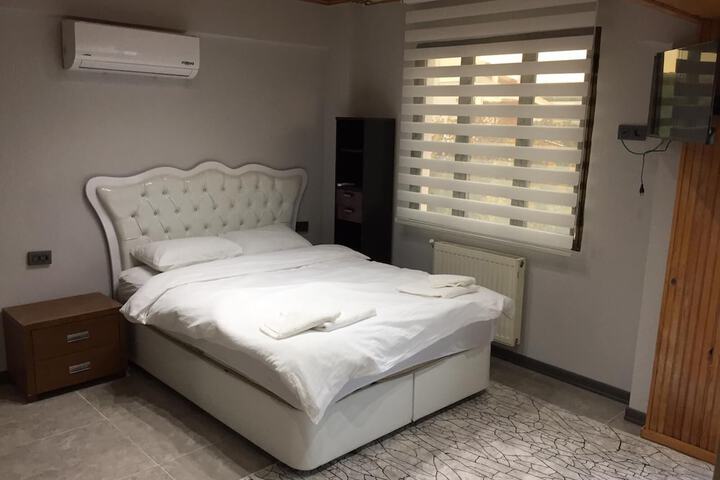 Room 2 of 27