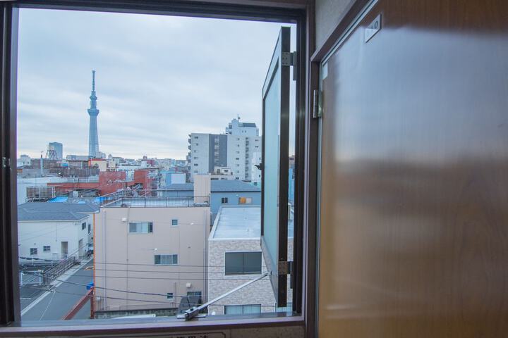 Room 16 of 41